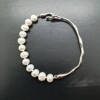Armbånd med Ferskvandsperler og halv Armring
